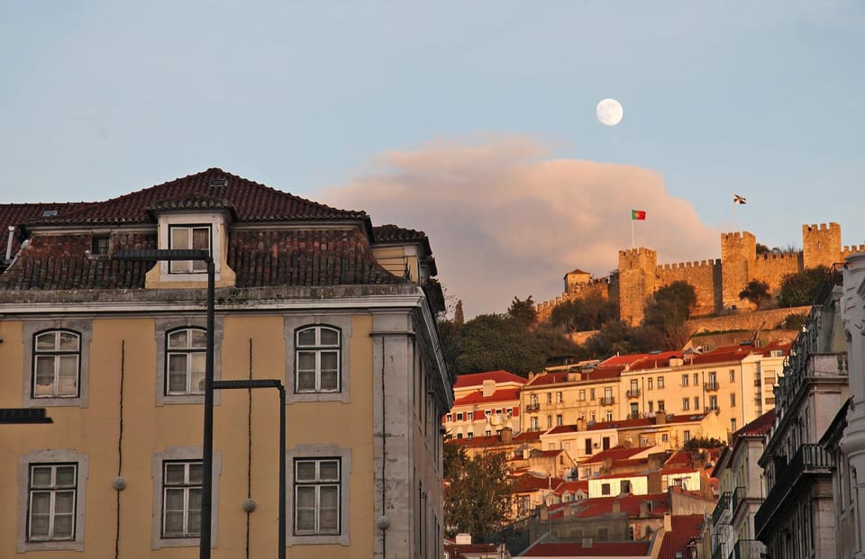 Entre o Carmo e a Trindade Apartment in Lisbon