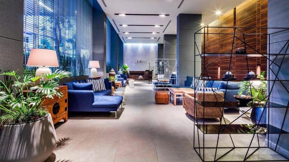 Large High Floor, Best Pool Great Location Apartment in Pattaya City