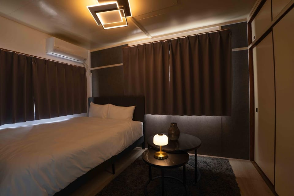 Bed, Bedroom, air conditioner