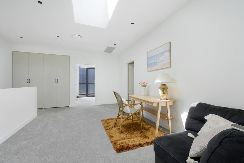 4BR Spacious Townhouse in Box Hill House in Sydney