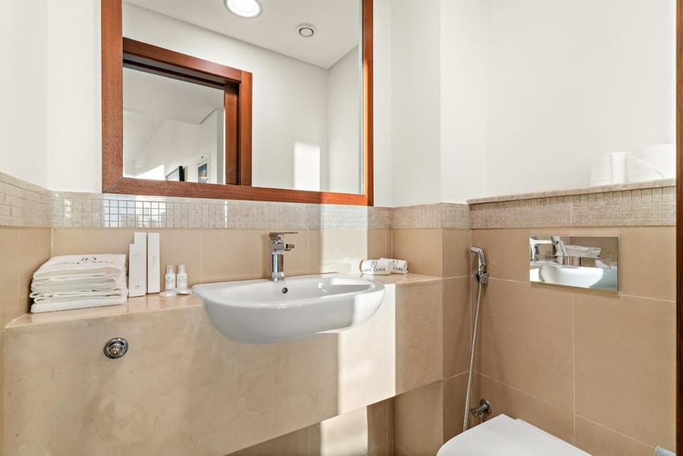 FIRST CLASS 2BR Walk to Burj & Dubai Mall Apartment in Dubai