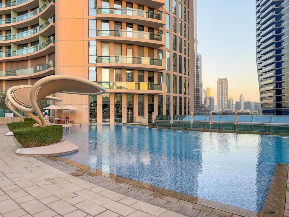 FIRST CLASS 2BR Walk to Burj & Dubai Mall Apartment in Dubai