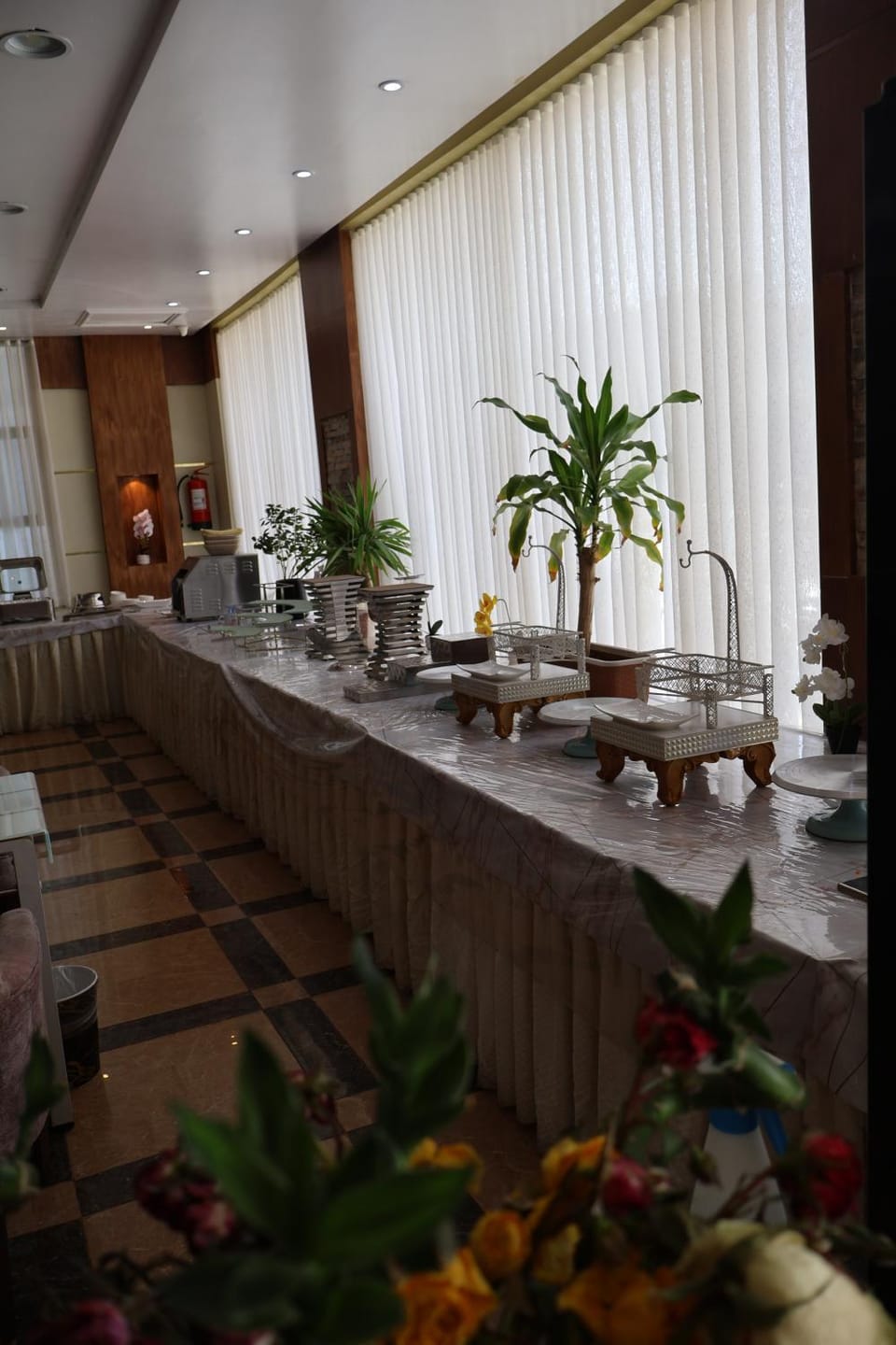 Restaurant/places to eat, Buffet breakfast