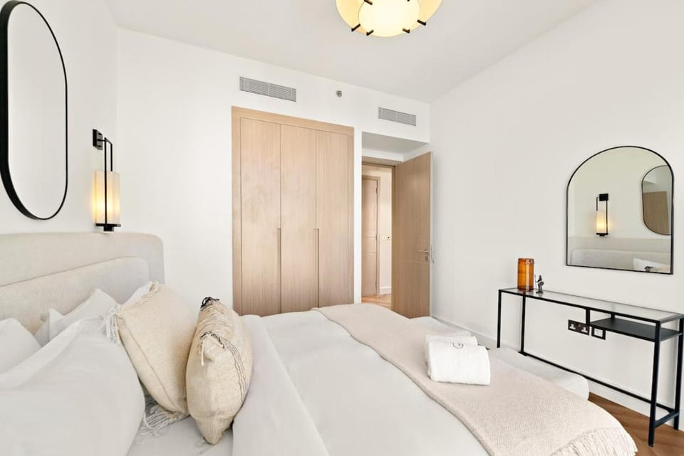 FIRST CLASS 1BR Beachfront Bliss Escape Apartment in Ras al Khaimah
