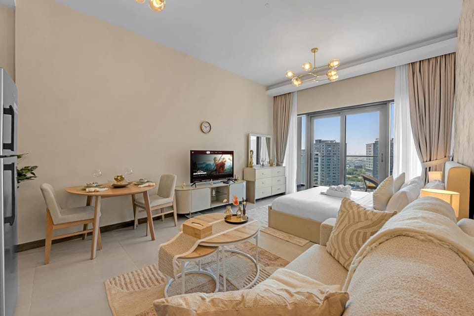 Upgraded Studio in Sol Business Bay Apartment in Dubai