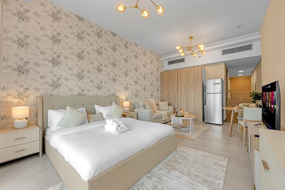 Upgraded Studio in Sol Business Bay Apartment in Dubai
