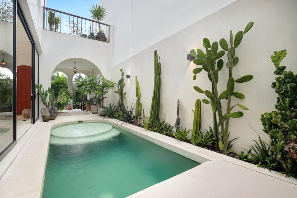 Casa Tamela - Elevated 1BR Mediterranean in Canggu Villa in North Kuta