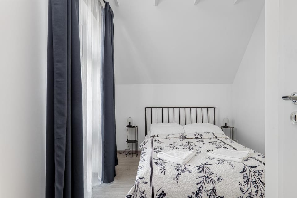 2BR Getaway I Modern Comfort I ᴄᴏʜᴏsᴛ Apartment in Palanga
