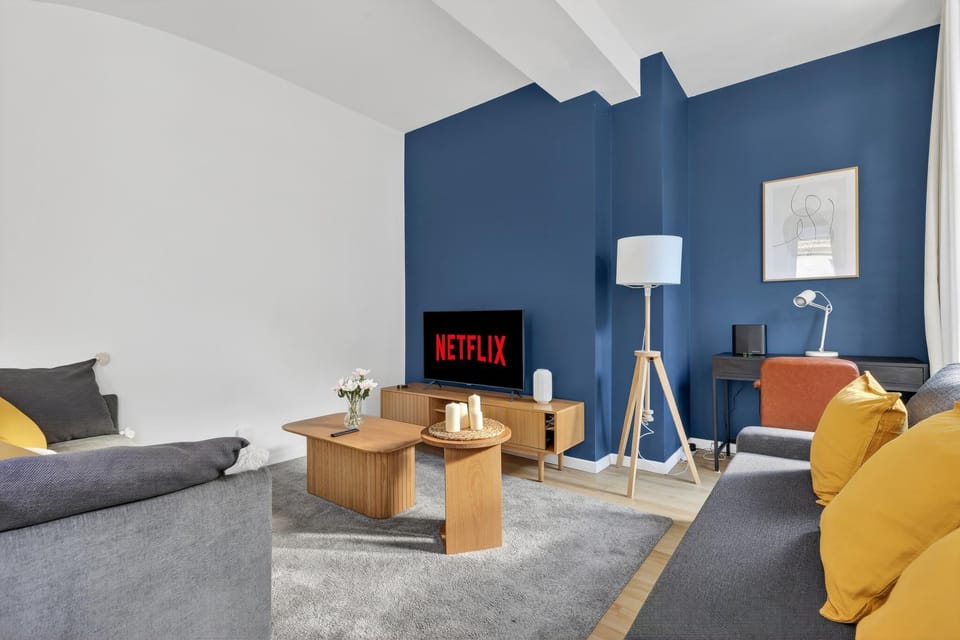 TV and multimedia, Living room, Seating area