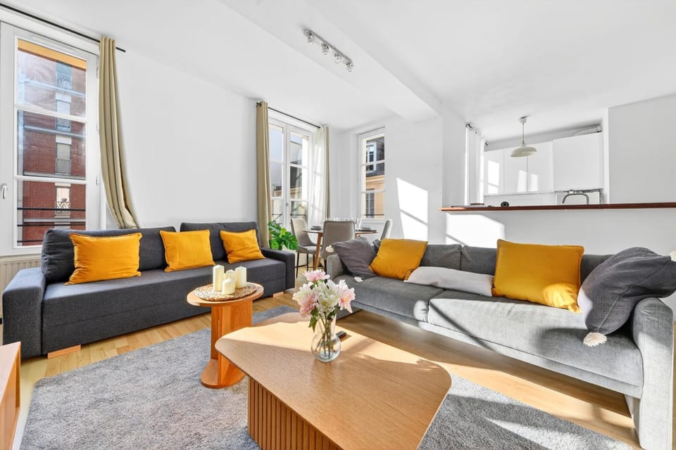 Bed, Living room, Seating area