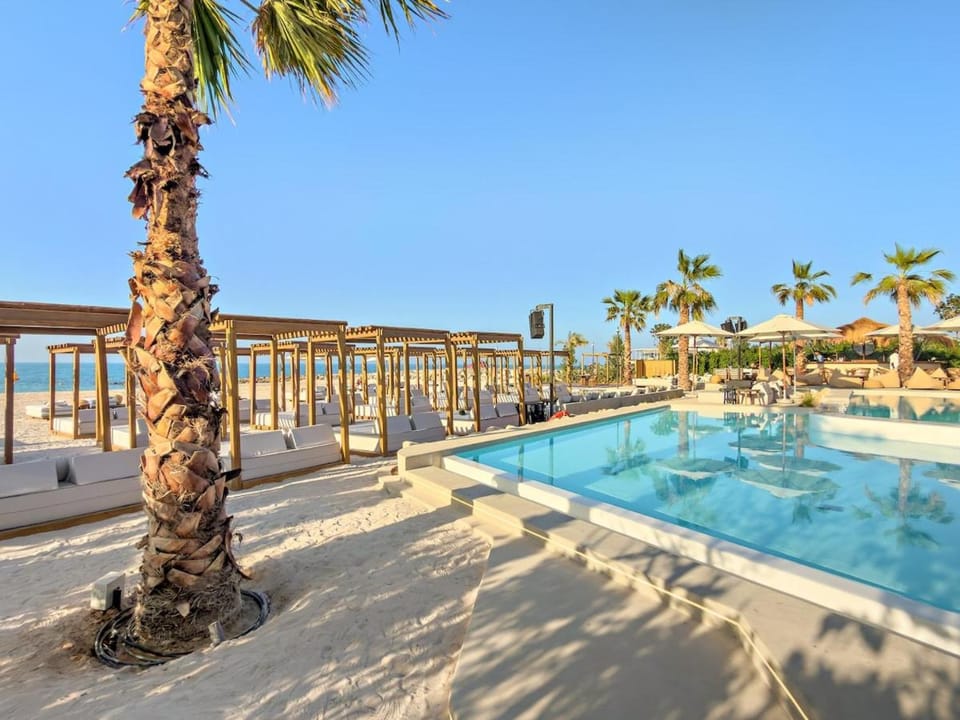 FIRST CLASS Studio Stunning Beachfront Bliss Apartment in Ras al Khaimah