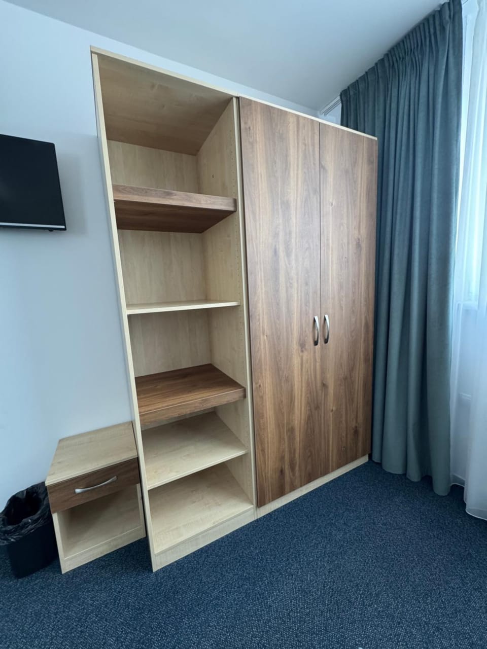 wardrobe