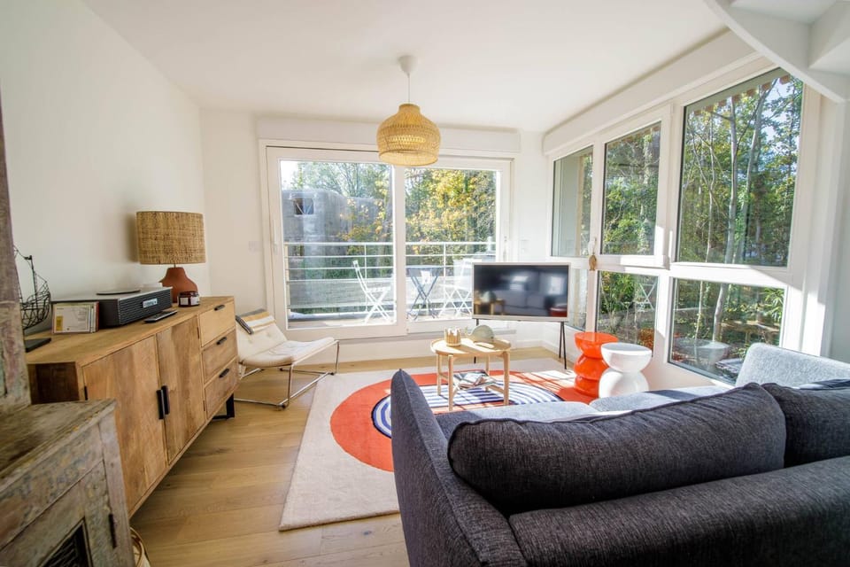 Communal lounge/ TV room, Living room