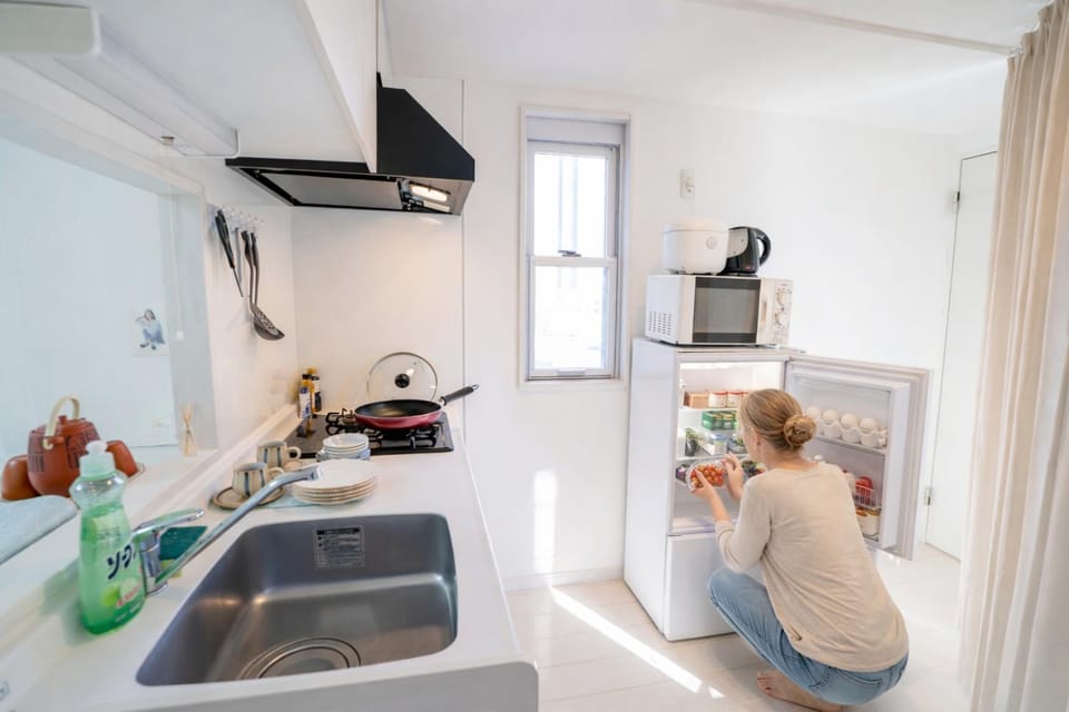 Kitchen or kitchenette, Dining area, stove