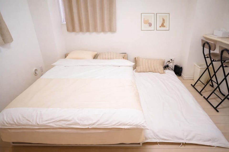 Bed, Photo of the whole room, Bedroom