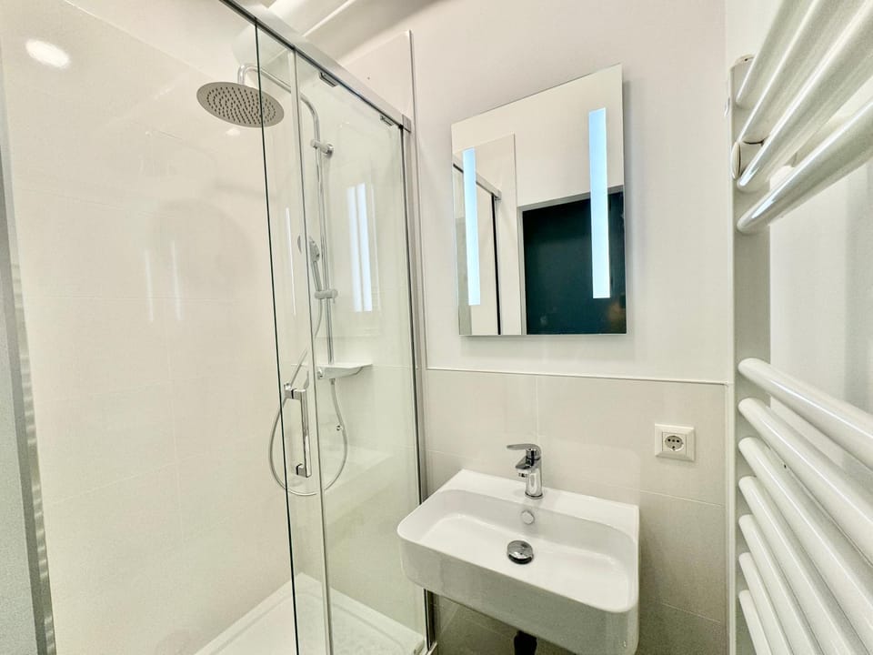 Stylish Renovated Apartment with Free Parking Apartment in Vienna