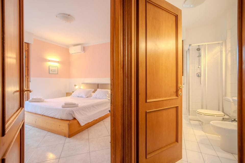 NH - Florence Vanni Pink Paradise Apartment in Florence