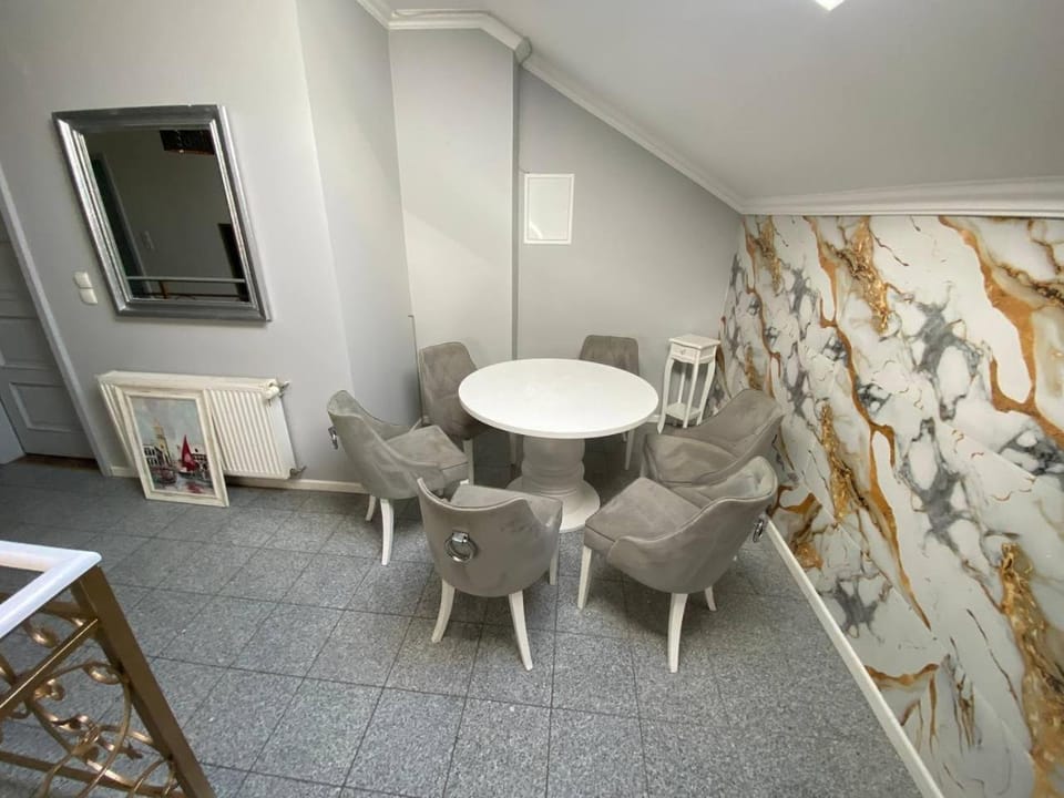 Pokoje na wynajem w Willi Bed and Breakfast in Warsaw