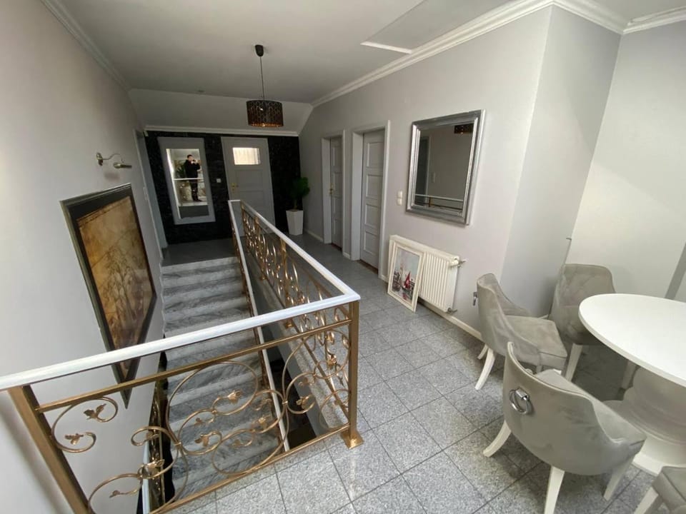 Pokoje na wynajem w Willi Bed and Breakfast in Warsaw