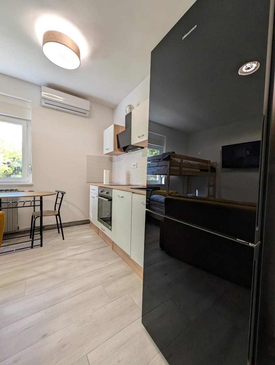 Kitchen or kitchenette, Dining area, dishwasher, minibar, oven, pet friendly, stove