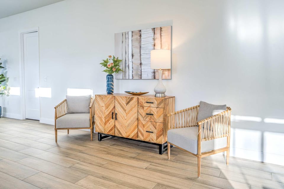 Living room, Seating area