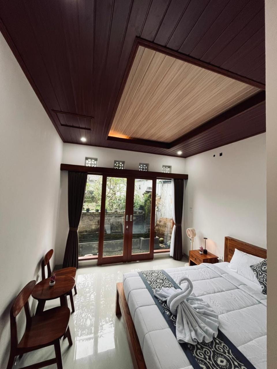 Property building, Bedroom, Area and facilities