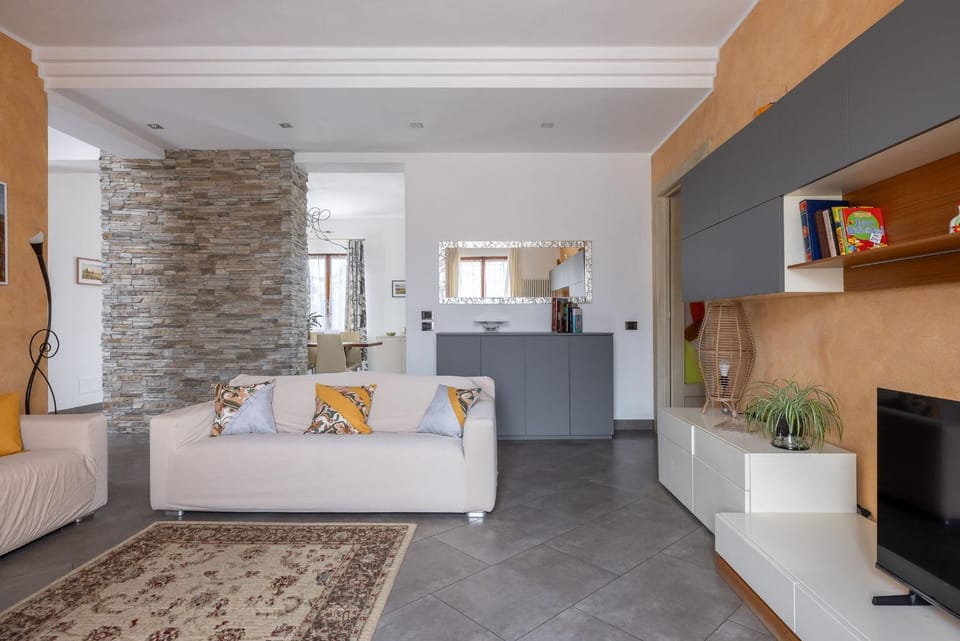 Spring, Summer, Living room, Autumn