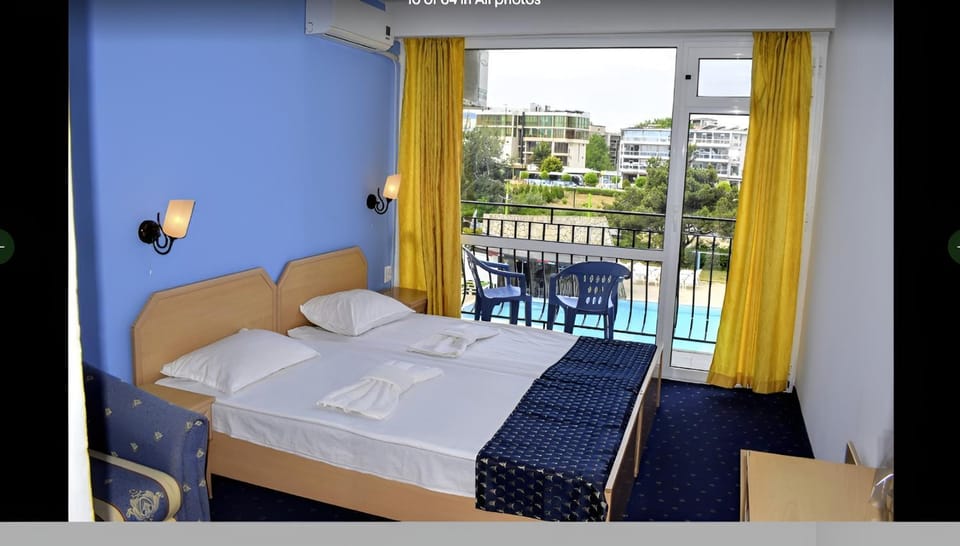 Bed, Balcony/Terrace, Balcony/Terrace, Seating area, Bedroom, Pool view, towels, wardrobe