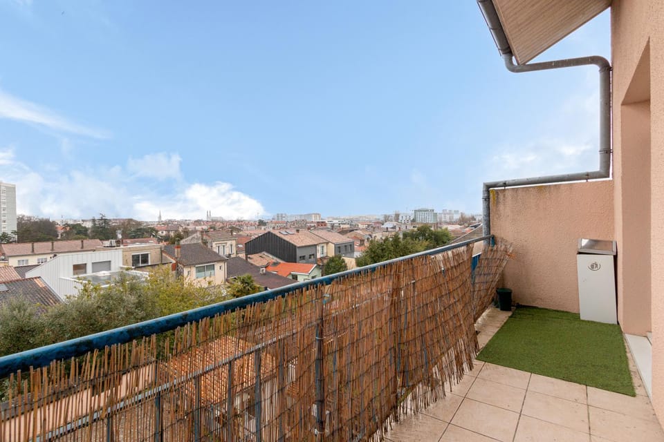 View (from property/room), View (from property/room), Balcony/Terrace, Balcony/Terrace, City view, City view, Landmark view