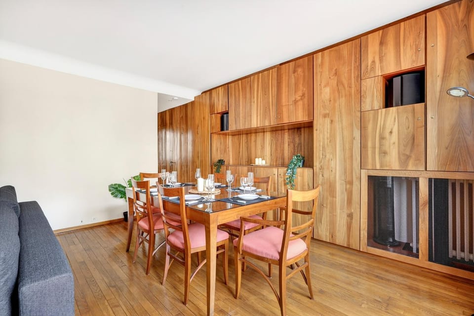 Seating area, Dining area