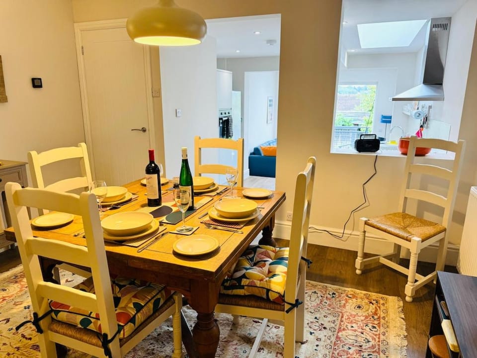 Brand New Cosy Cowes Cottage , 3 Bedroom, Sleeps 5 House in England