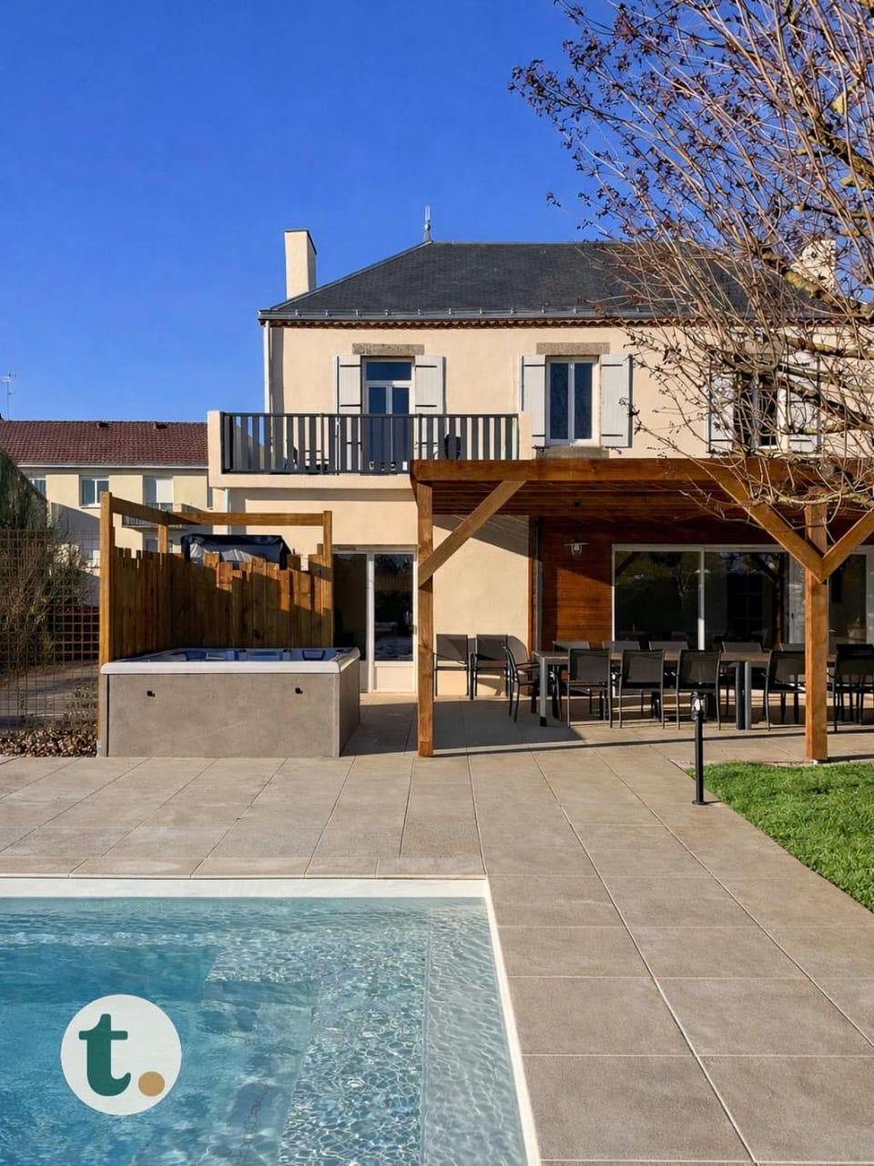 Patio, Hot Tub, Swimming pool