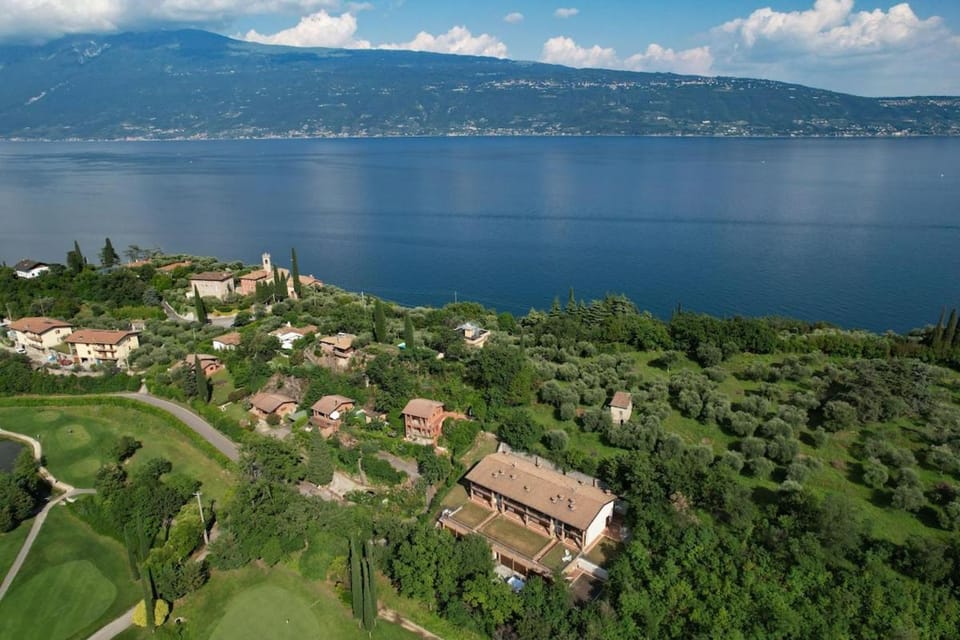 Golf Apartment Apartment in Lake Garda