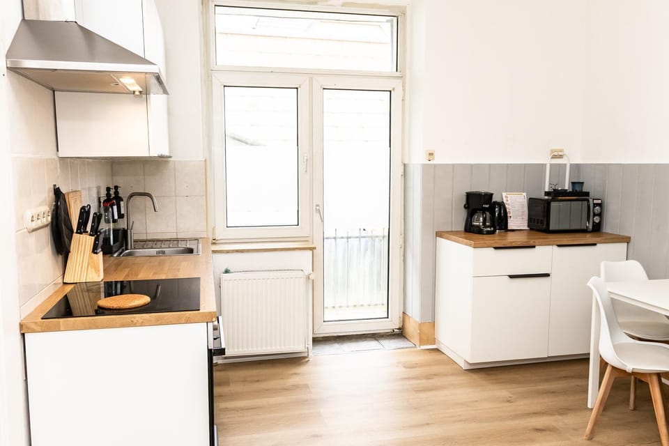 Seating area, Dining area, kitchen