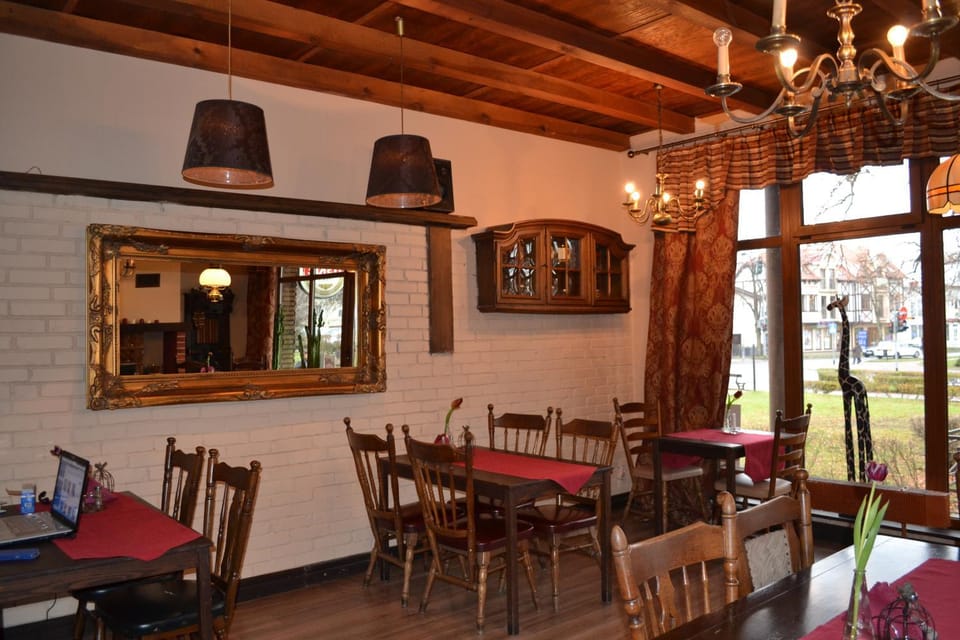 Restaurant/places to eat, Day