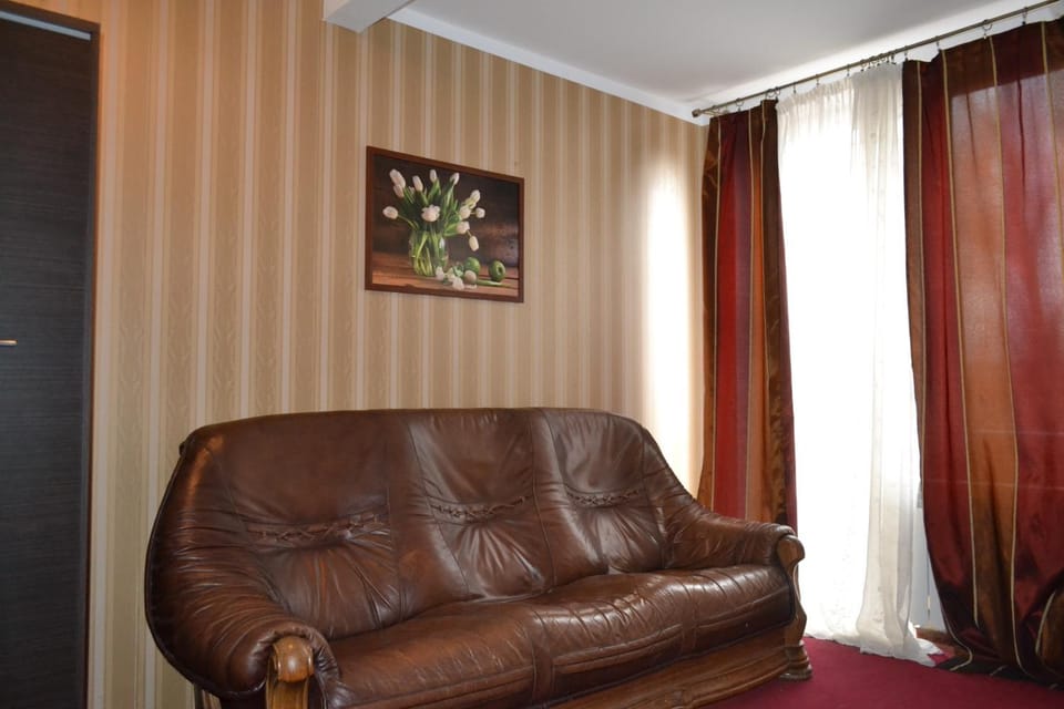 Day, Living room