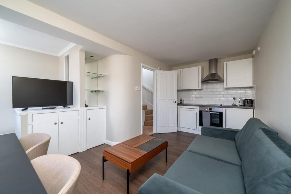 Living room, Dining area, kitchen