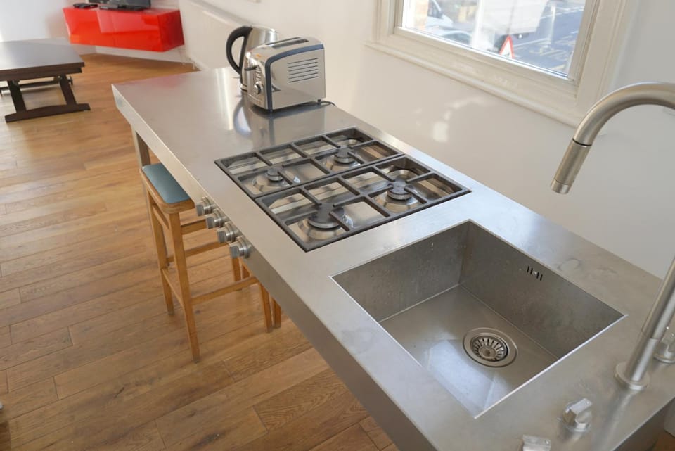 Coffee/tea facilities, Kitchen or kitchenette, Communal kitchen