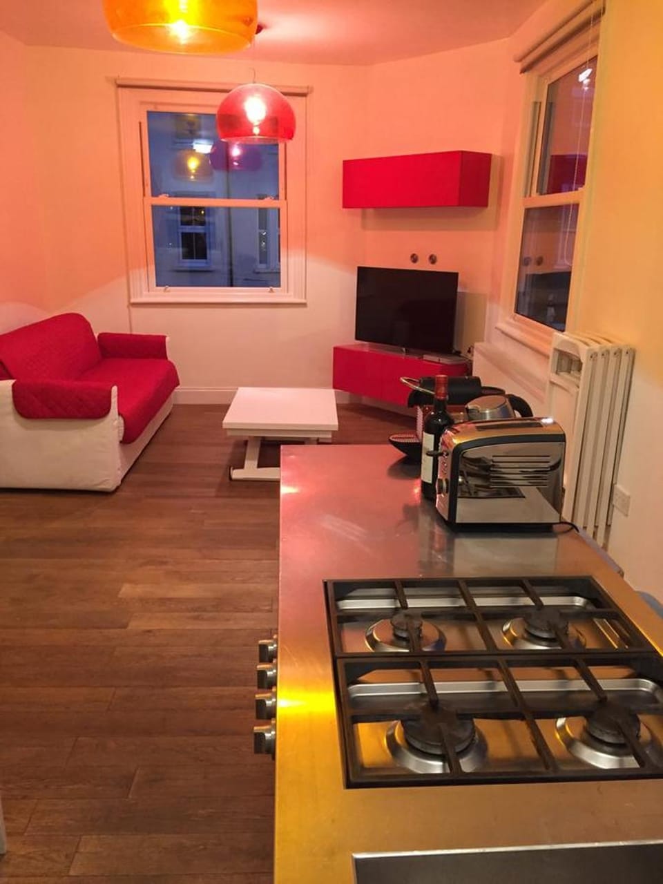 Kitchen or kitchenette, Living room, Seating area, Dining area