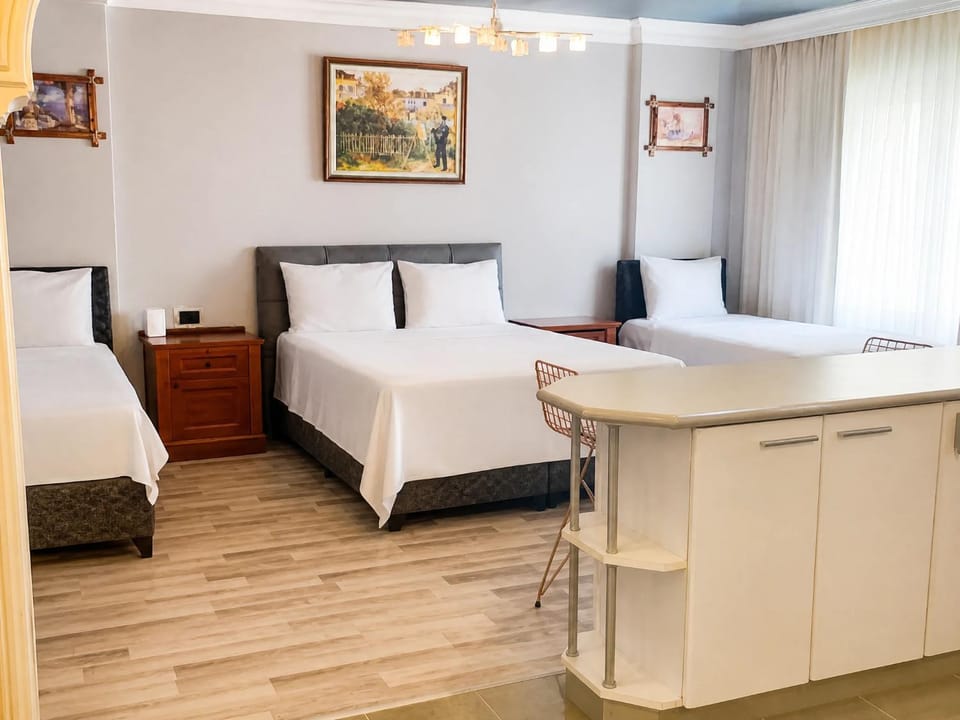 Corner Park Suites City Center Corlu Bed and Breakfast in Turkey