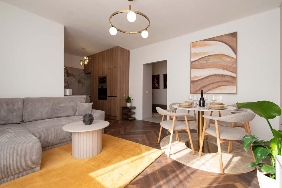 Kitchen or kitchenette, Living room, Dining area