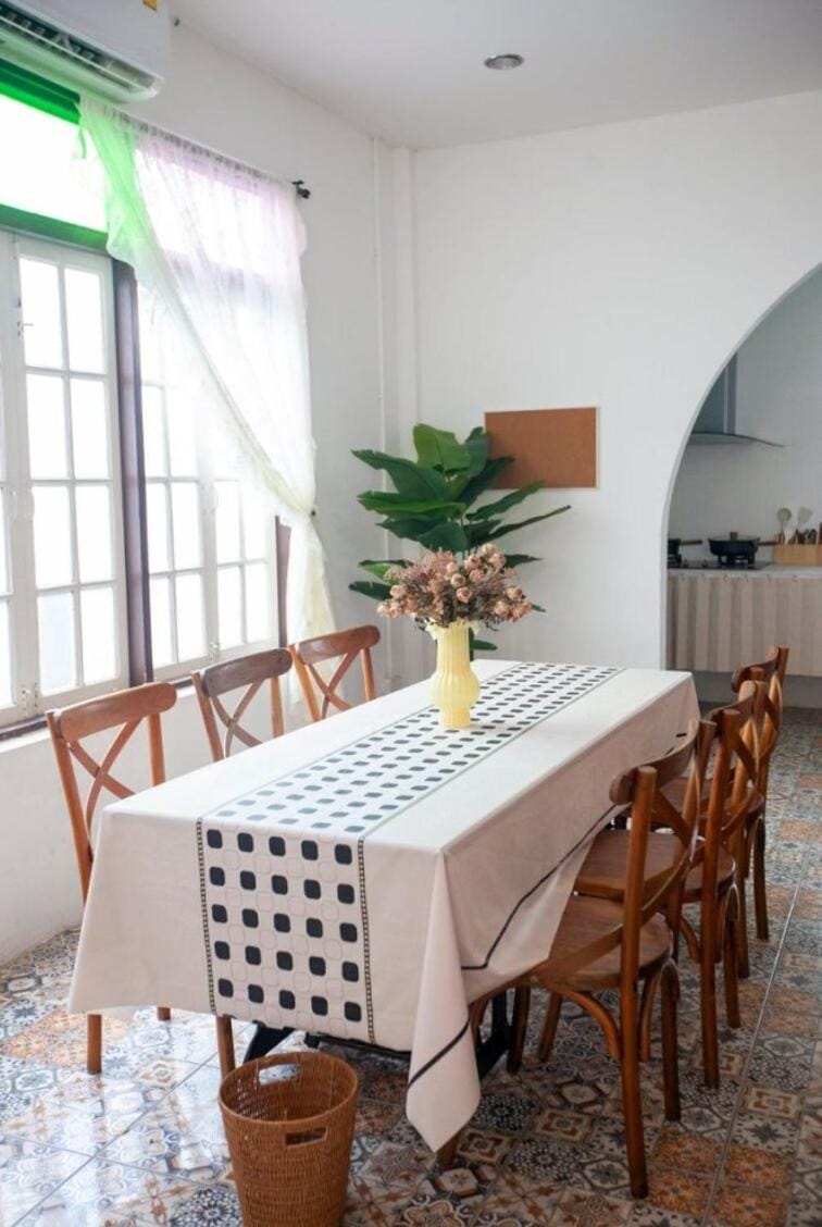Center of Chiang Mai Old City,5 bedrooms house,Convenient Villa in Chiang Mai