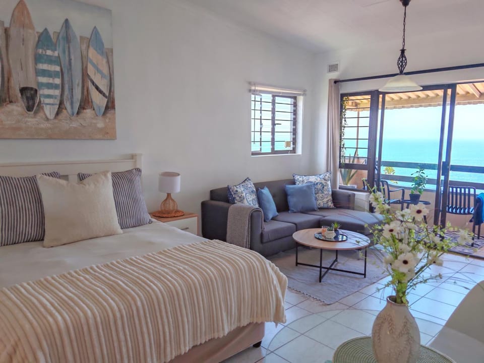Bed, Living room, Photo of the whole room, Seating area, Bedroom