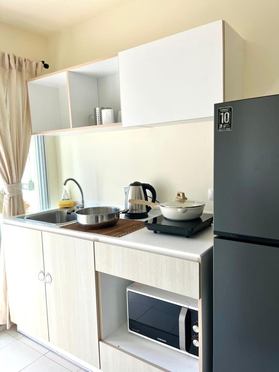 Luxury Condo Near Beach Pool & Gym Apartment in Nong Kae
