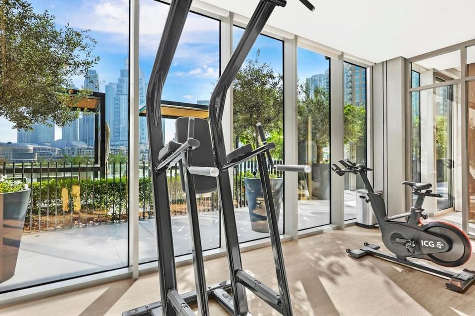 FIRST CLASS 2BR Steps to Burj & Dubai Mall Apartment in Dubai