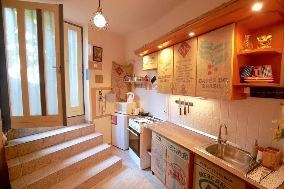 Quiet Garden Apartment with Terrace near Center Apartment in Budapest