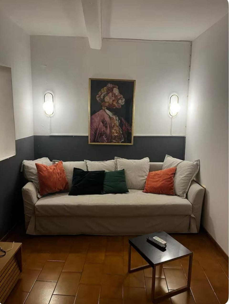 The Spot between Trevi Fountain and Spanish Steps Apartment in Rome