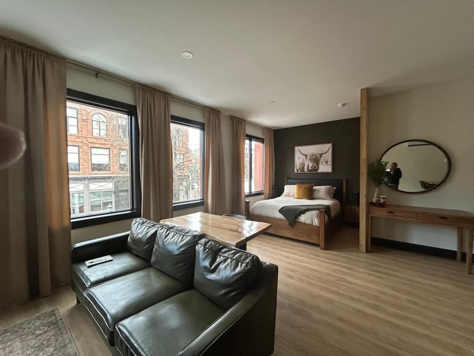 Antler's Executive Suite- Moncton Downtown Bed and Breakfast in Moncton
