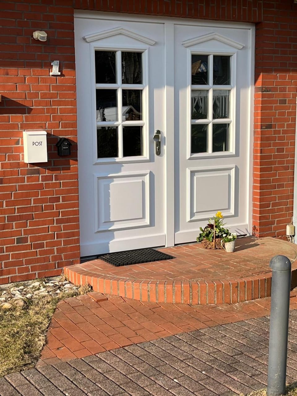 Facade/entrance