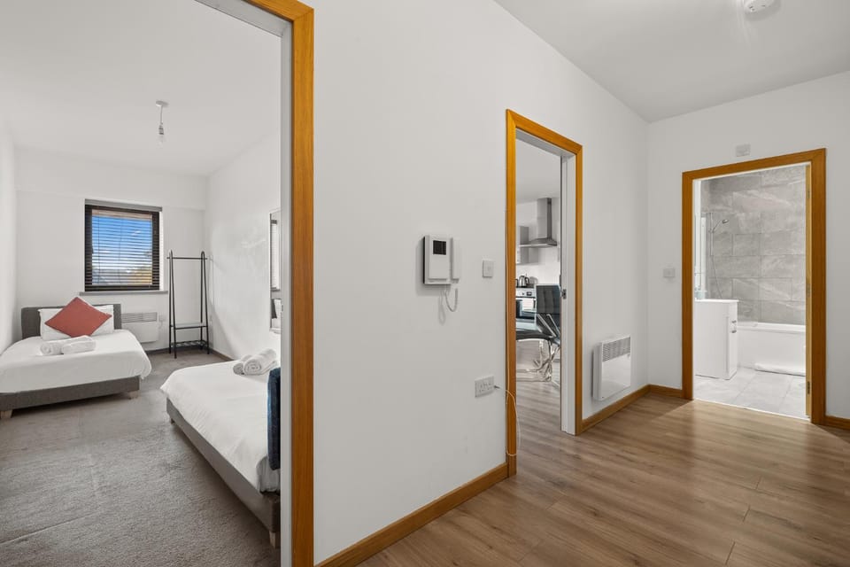 Bed, Bathroom, Bedroom, towels